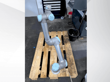 Prikaz stroja Universal Robots UR5 CB3.1 sprijeda