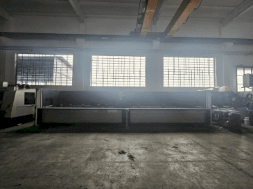 Prikaz  stroja Emmegi COMET X6  sprijeda