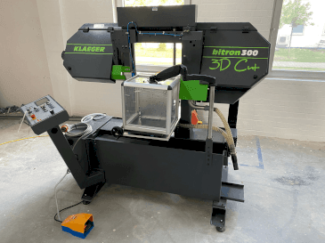 Prikaz  stroja Klaeger Bitron 300 3D Cut  sprijeda