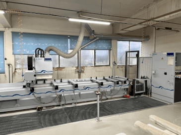 Prikaz  stroja Weeke BHC 280.3  sprijeda