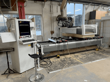 Prikaz  stroja BIESSE ROVER A  sprijeda