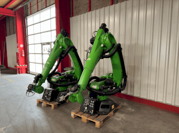 Prikaz  stroja KUKA KR 90 R3700 prime K  sprijeda