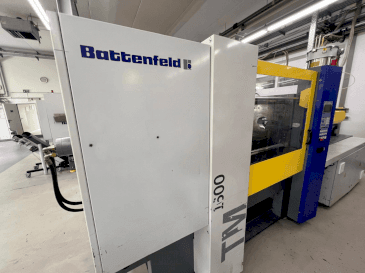 Prikaz stroja Battenfeld TM 1600/1000 sprijeda