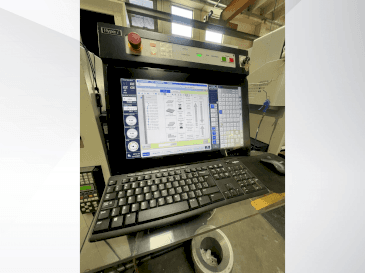 Prikaz stroja Makino U6 HEAT sprijeda