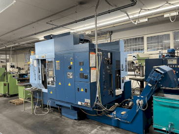 Prikaz  stroja Matsuura MAM72-25V  sprijeda