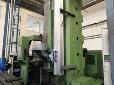 Prikaz  stroja TOS WHN 130 sprijeda