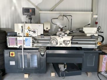 Prikaz  stroja TOS JSV-18RA sprijeda