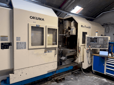 Prikaz  stroja Okuma MacTurn 50  sprijeda