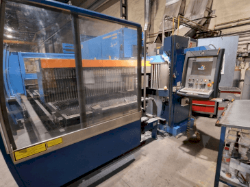 Prikaz  stroja Prima Industrie PLATINO 1530  sprijeda