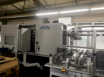 Prikaz  stroja WEISS Rundschleiftechnik K52  sprijeda