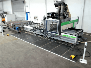 Prikaz  stroja BIESSE Rover C6  sprijeda