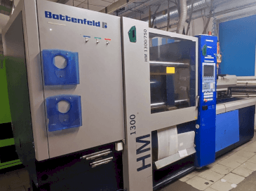 Prikaz  stroja Battenfeld HM 1300/750  sprijeda