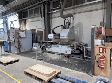 Prikaz  stroja Weeke OPTIMAT BHC 550  sprijeda