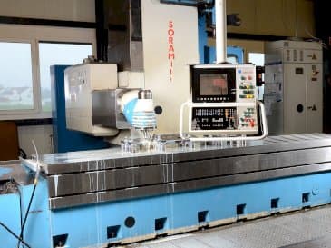 Prikaz  stroja Soraluce Soramill SL 4000  sprijeda