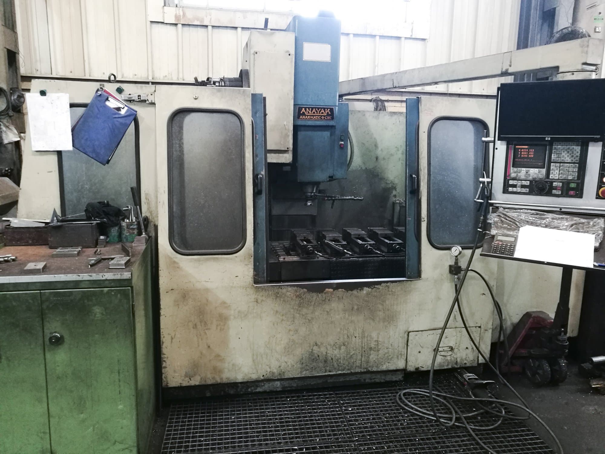 Prikaz  stroja ANAYAK ANAK MATIC-9 CNC sprijeda