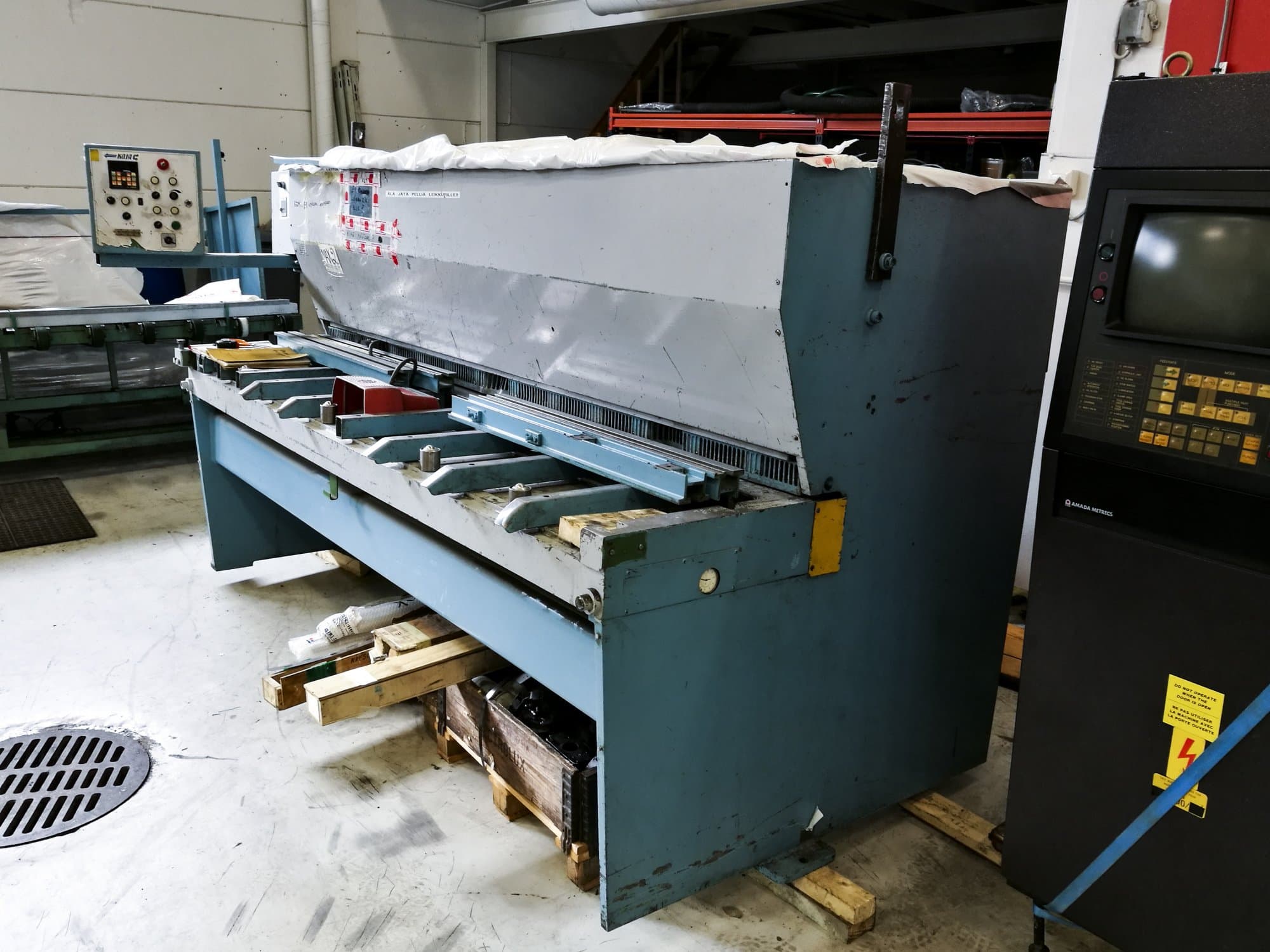 Prikaz  stroja CHE 25/4 sprijeda