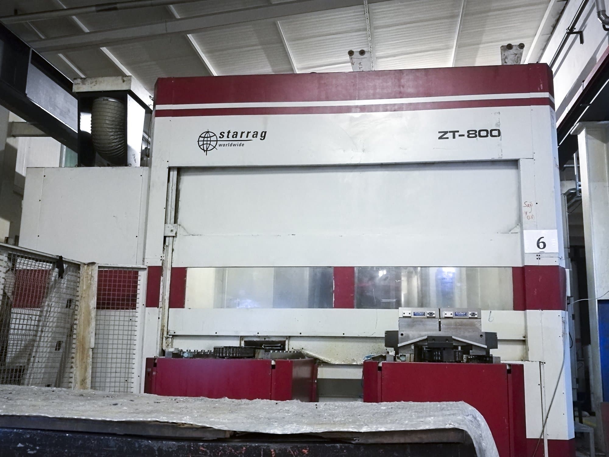 Prikaz  stroja Starrag ZT 800/130 sprijeda