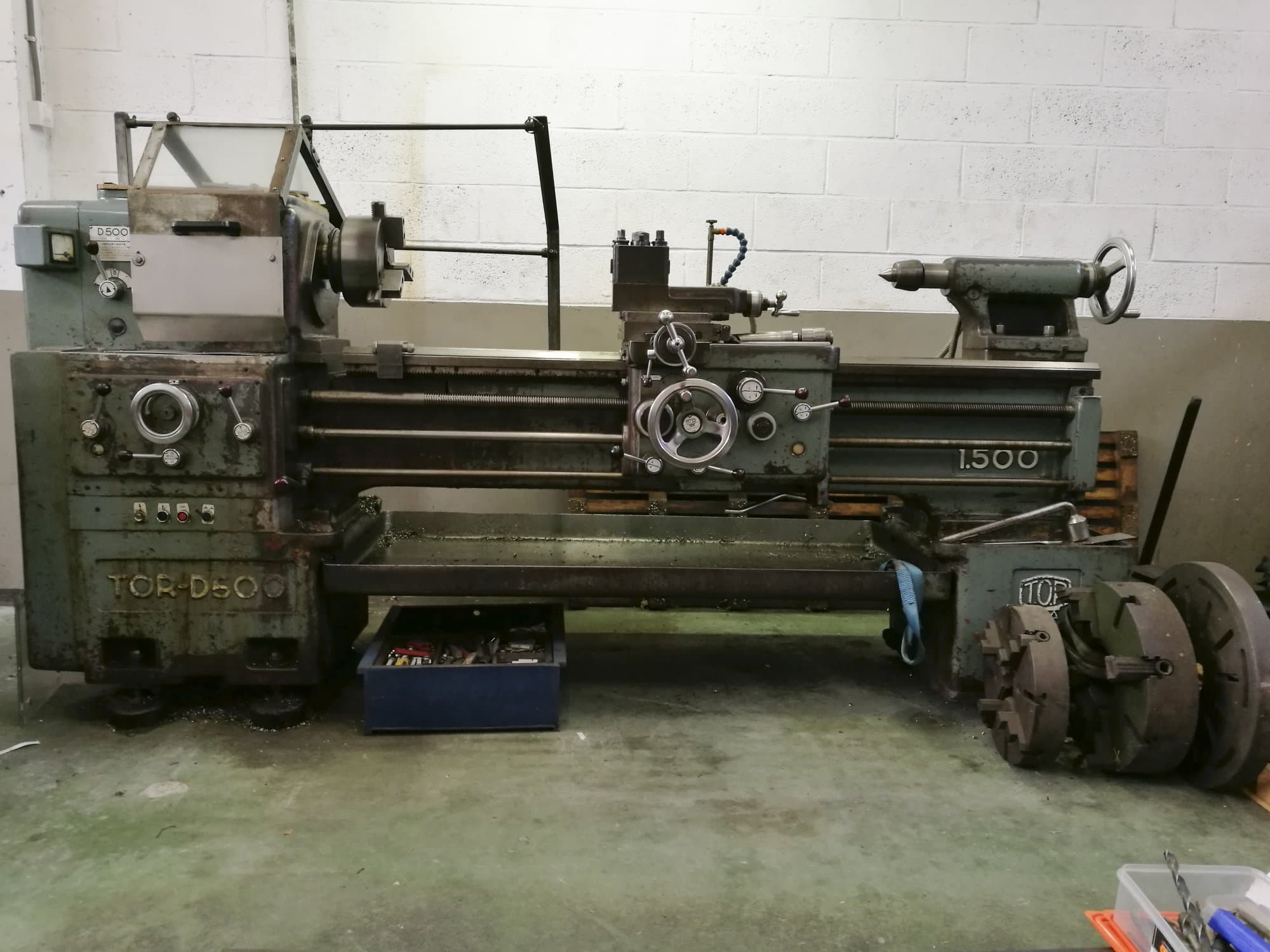 Prikaz stroja TOR D-500 sprijeda