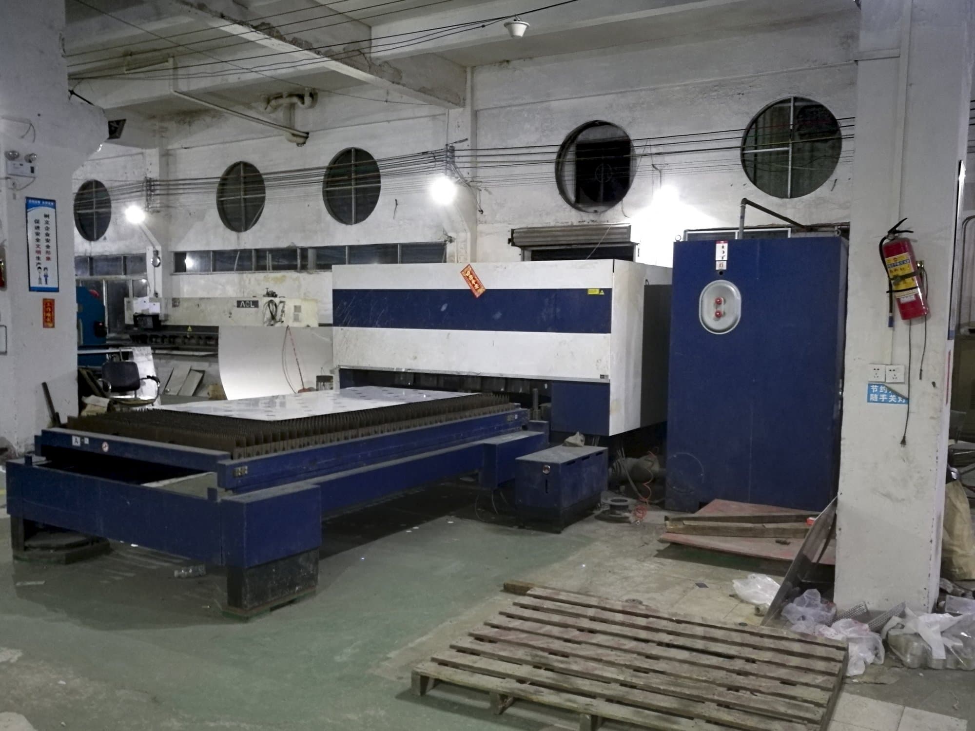 Radni prostor  stroja Trumpf TruLaser 3030
