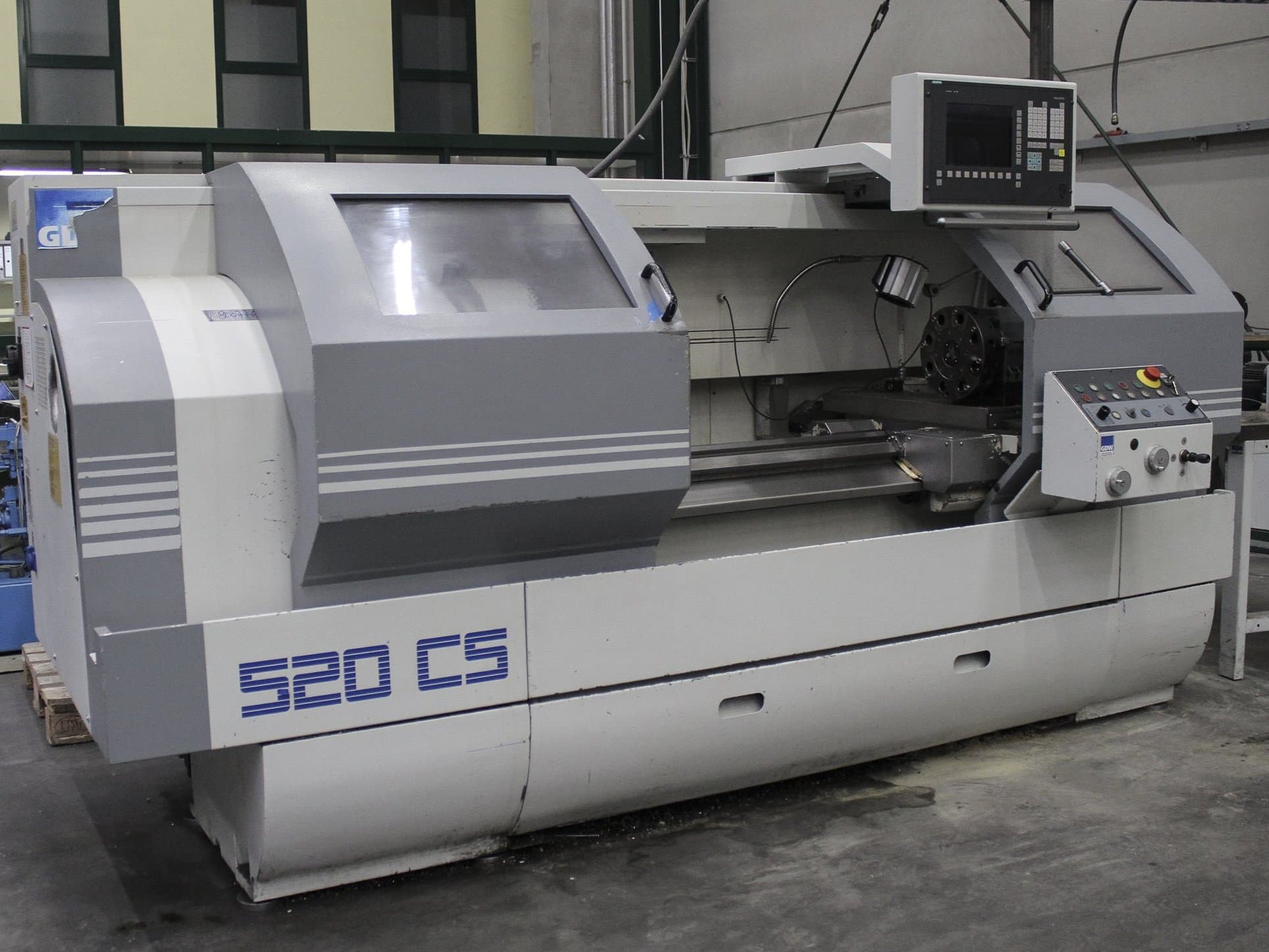 Prikaz  stroja GDW 520CS sprijeda