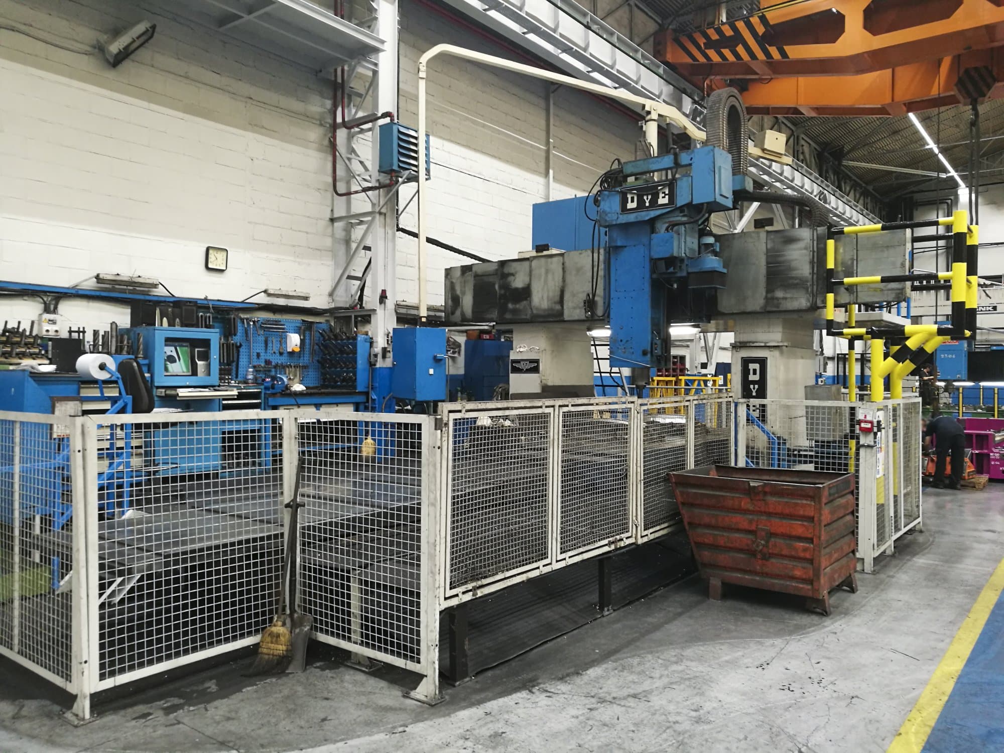 Prikaz  stroja DYE FPF-2-N/C zdesna