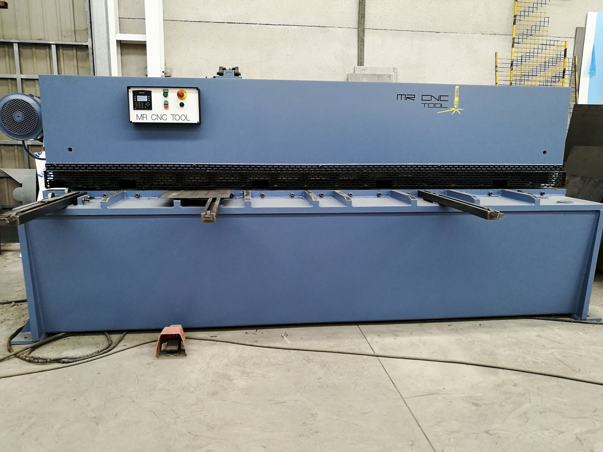 Prikaz  stroja Loire Safe CHP-6/31 sprijeda