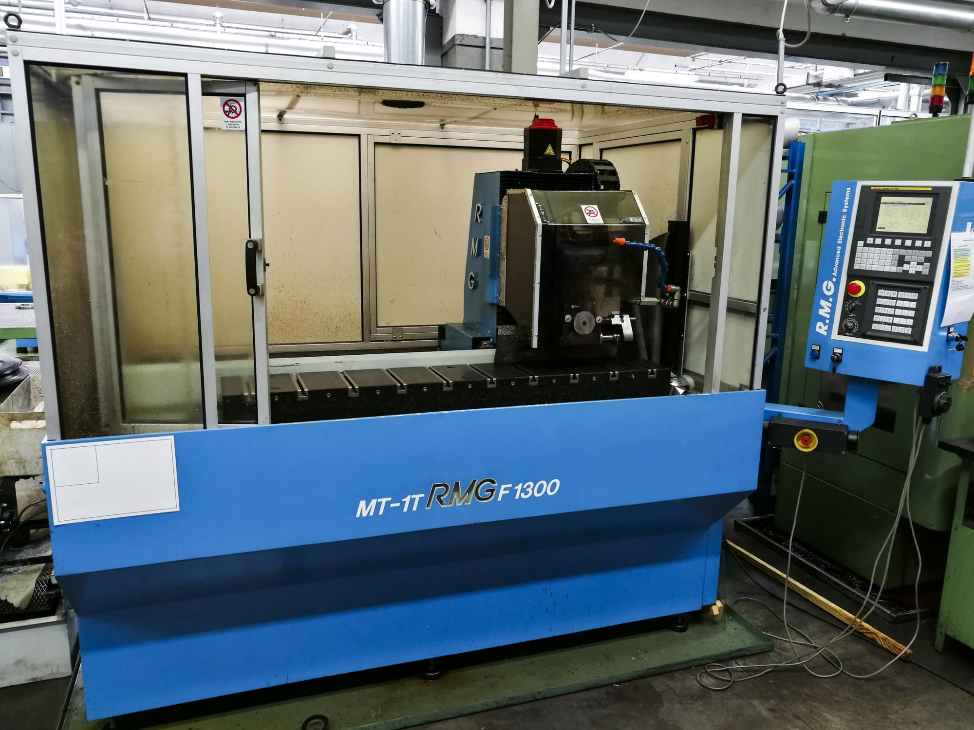 Prikaz  stroja RMG MT-1T-F 1300 sprijeda