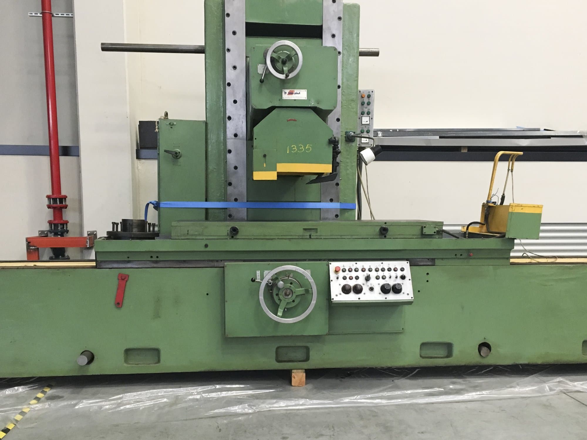 Prikaz  stroja Inter-plast 3 D 725 sprijeda