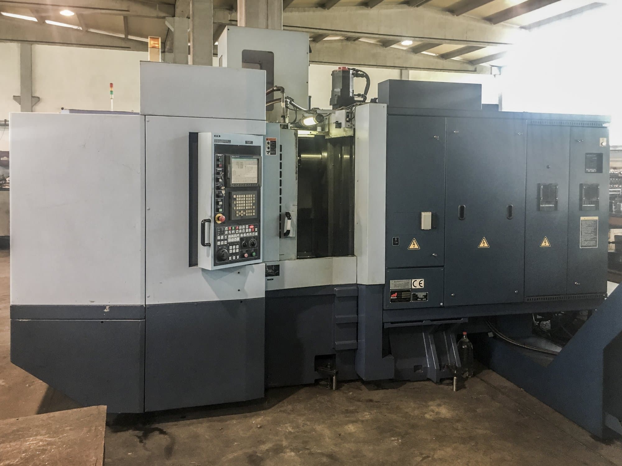 Prikaz  stroja Matsuura H.PLUS-405 sprijeda
