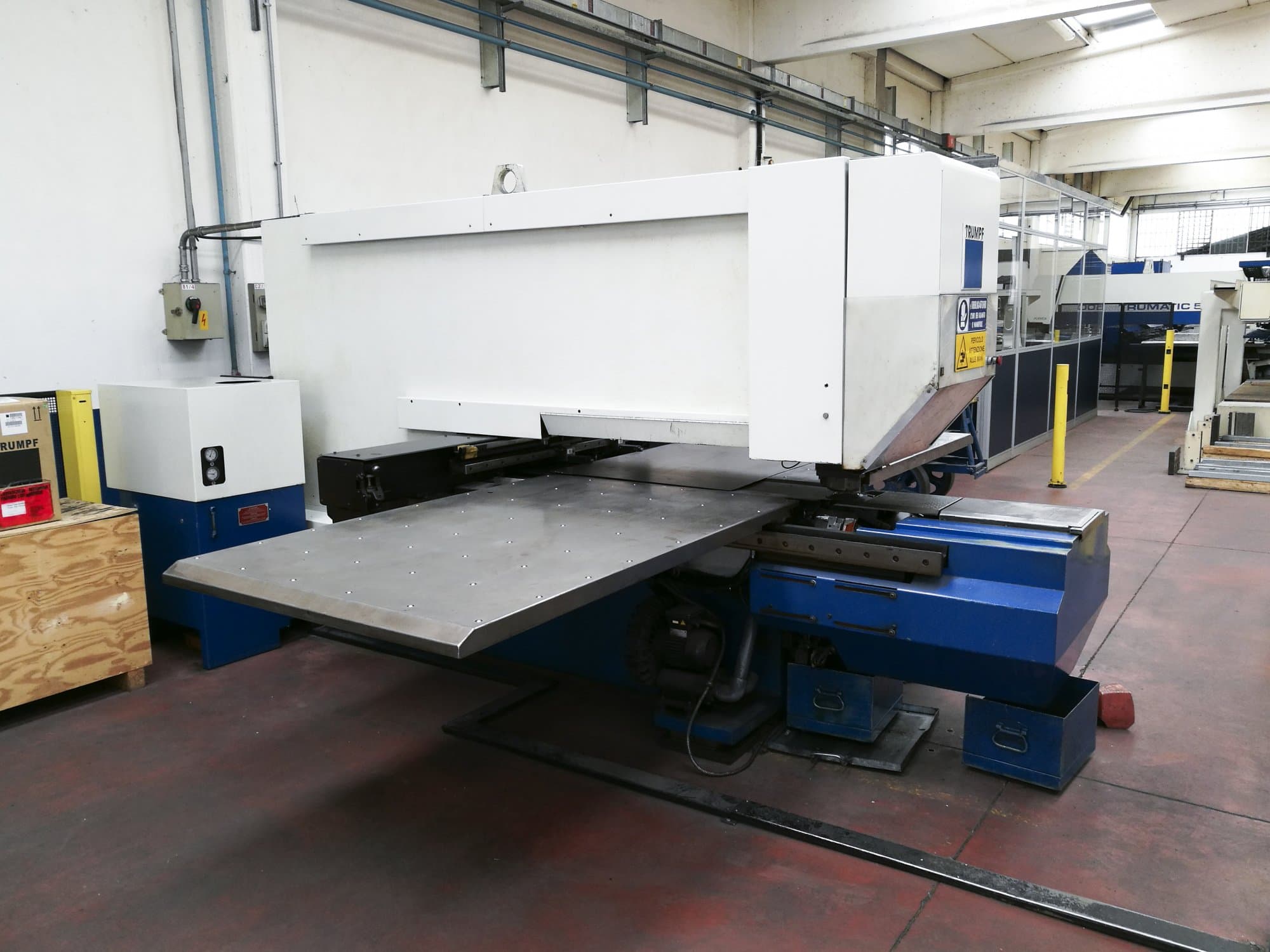 Prikaz stroja Trumpf Trumatic 240 slijeva