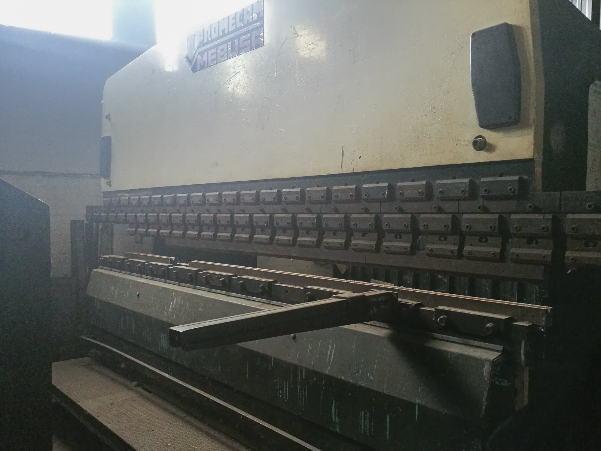 Prikaz  1 stroja PROMECAM MEBUSA RG 204 zdesna