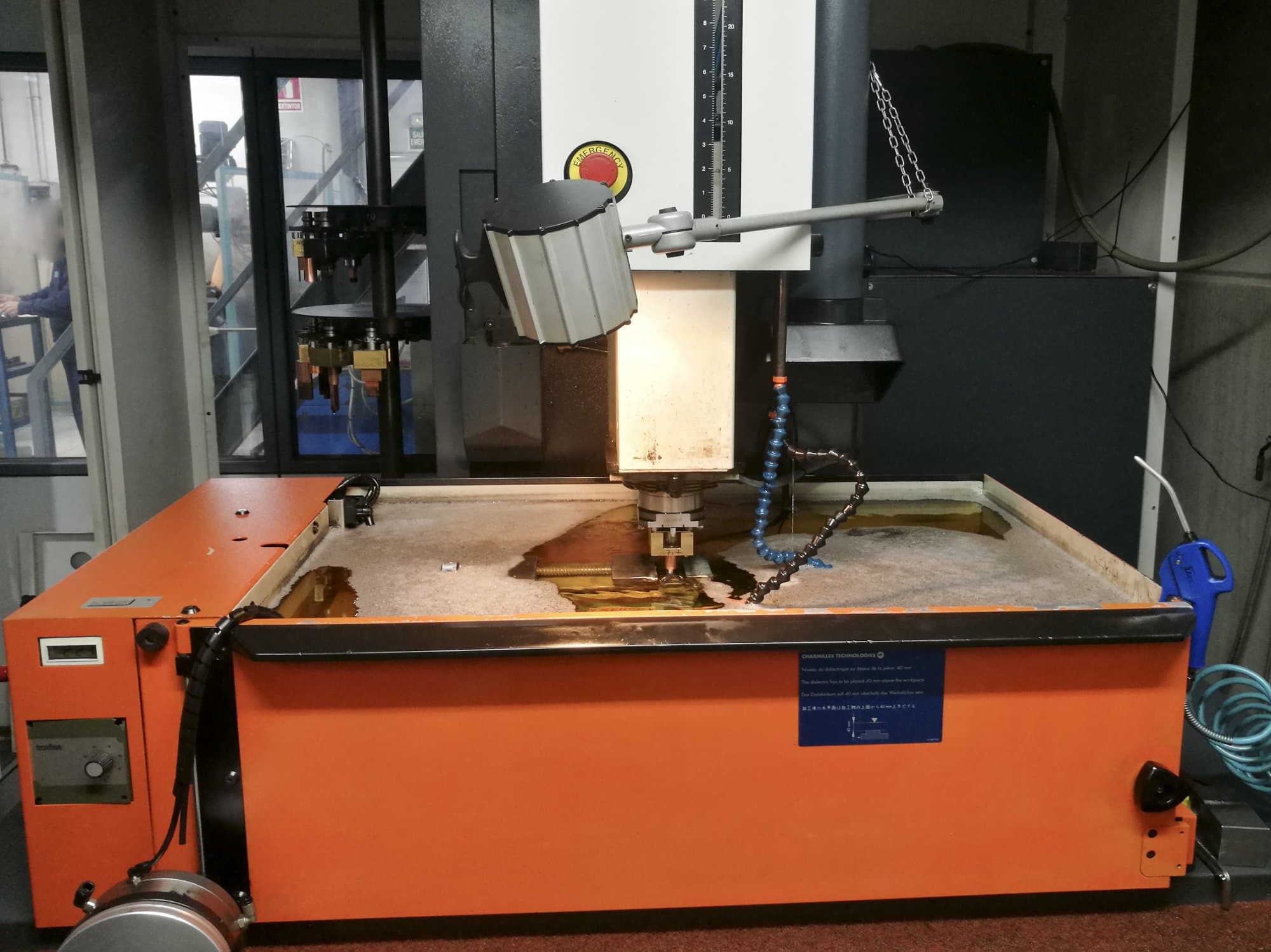 Prikaz  stroja CHARMILLES ROBOFORM 2000+ sprijeda