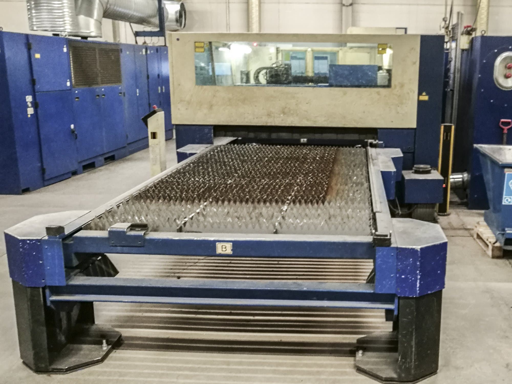 Prikaz  stroja Trumpf Trumatic L3050 zdesna