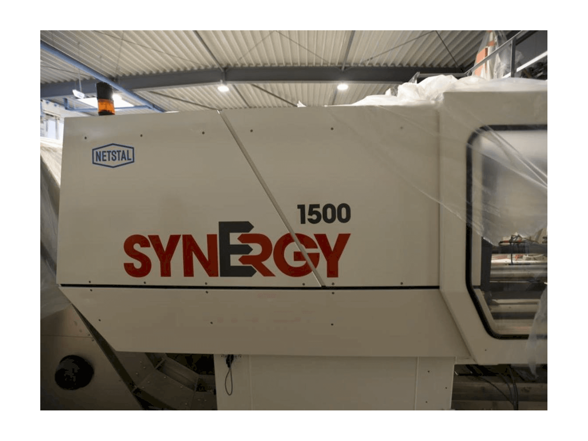 Prikaz stroja Netstal SynErgy 1500-460 sprijeda