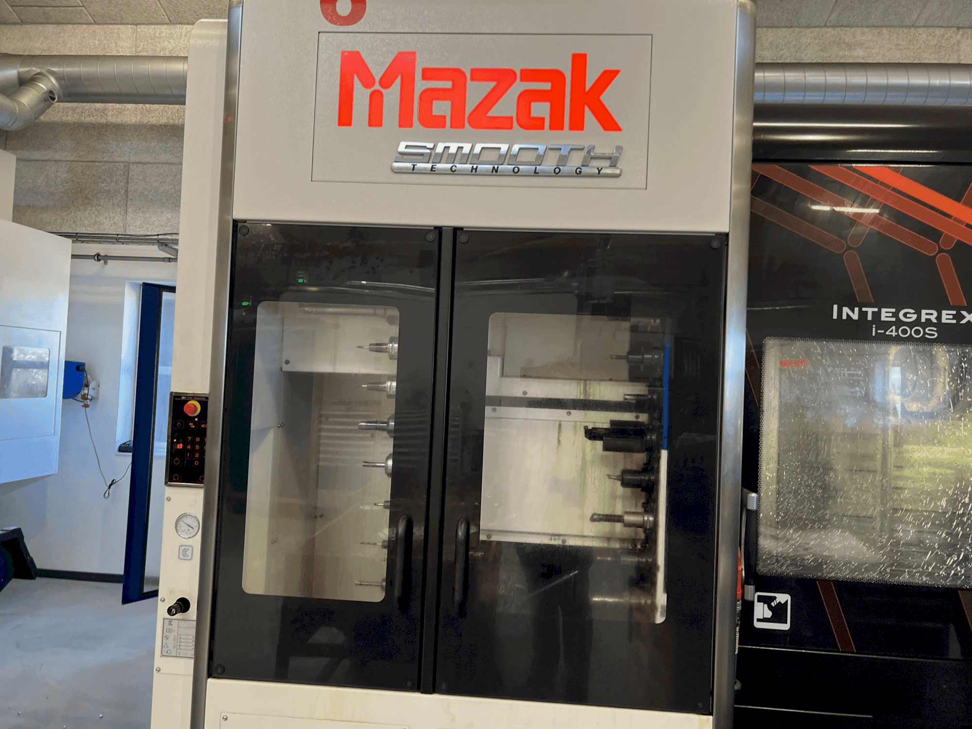Prikaz stroja Mazak Integrex i-400S sprijeda