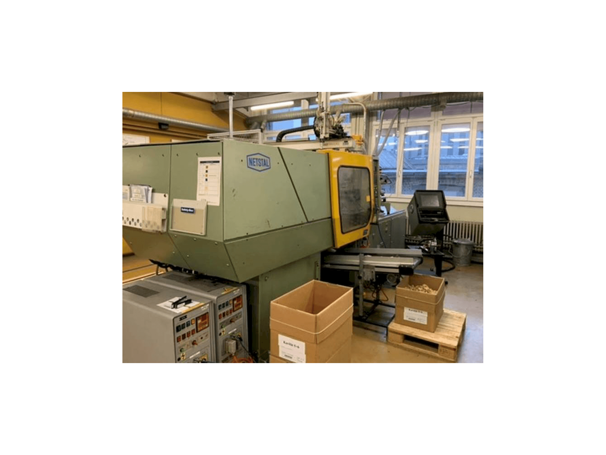 Prikaz stroja Netstal Synergy 600-110 sprijeda