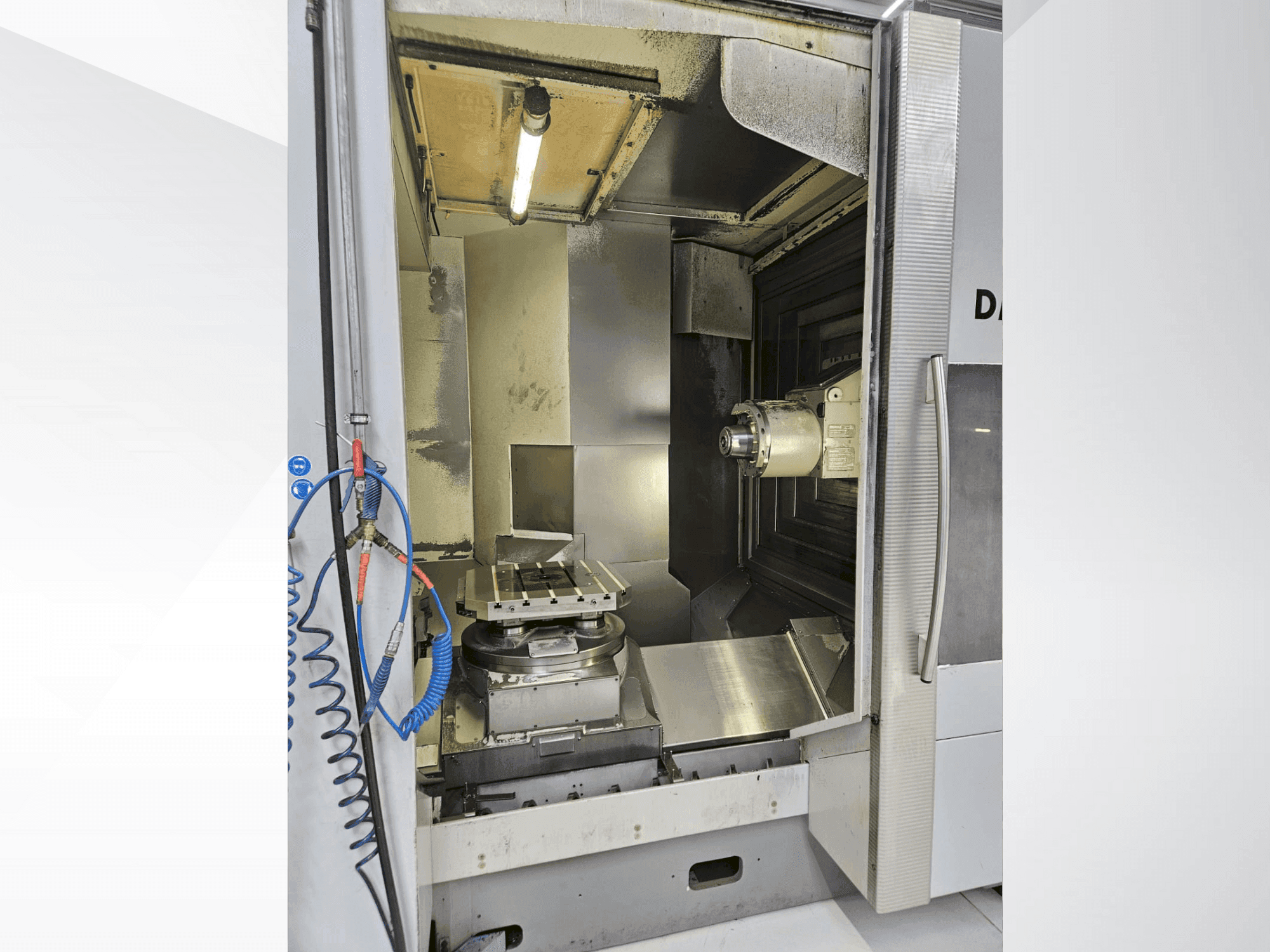 Prikaz stroja DECKEL MAHO DMC 70H duoBlock sprijeda