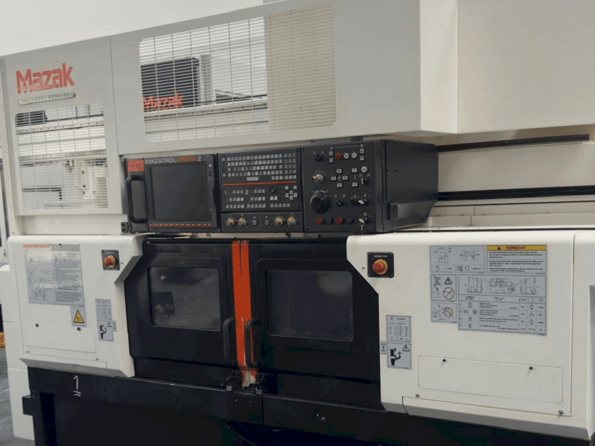 Prikaz stroja Mazak Multiplex 6200 Y sprijeda