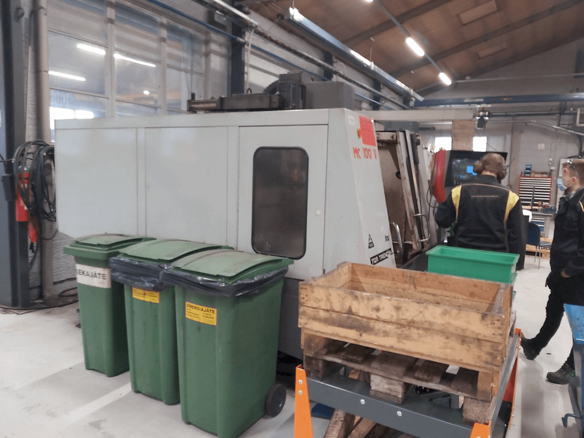 Prikaz stroja TOS TRENCÍN MC 100 V sprijeda