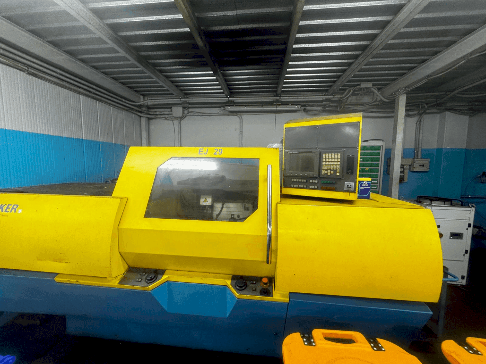 Prikaz stroja JUNKER EJ 29 CNC sprijeda