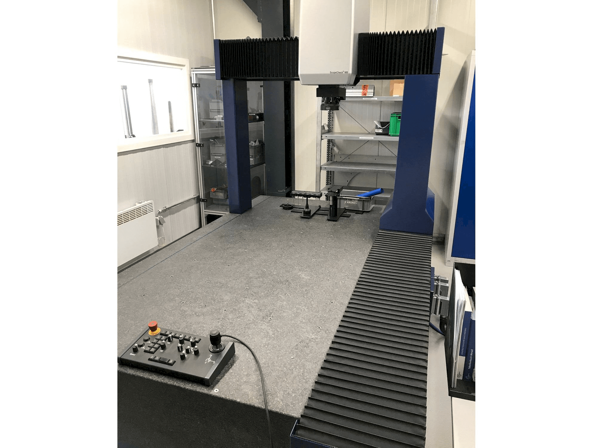 Prikaz stroja Werth ScopeCheck MB/Z 800/1500/700 3D CNC sprijeda