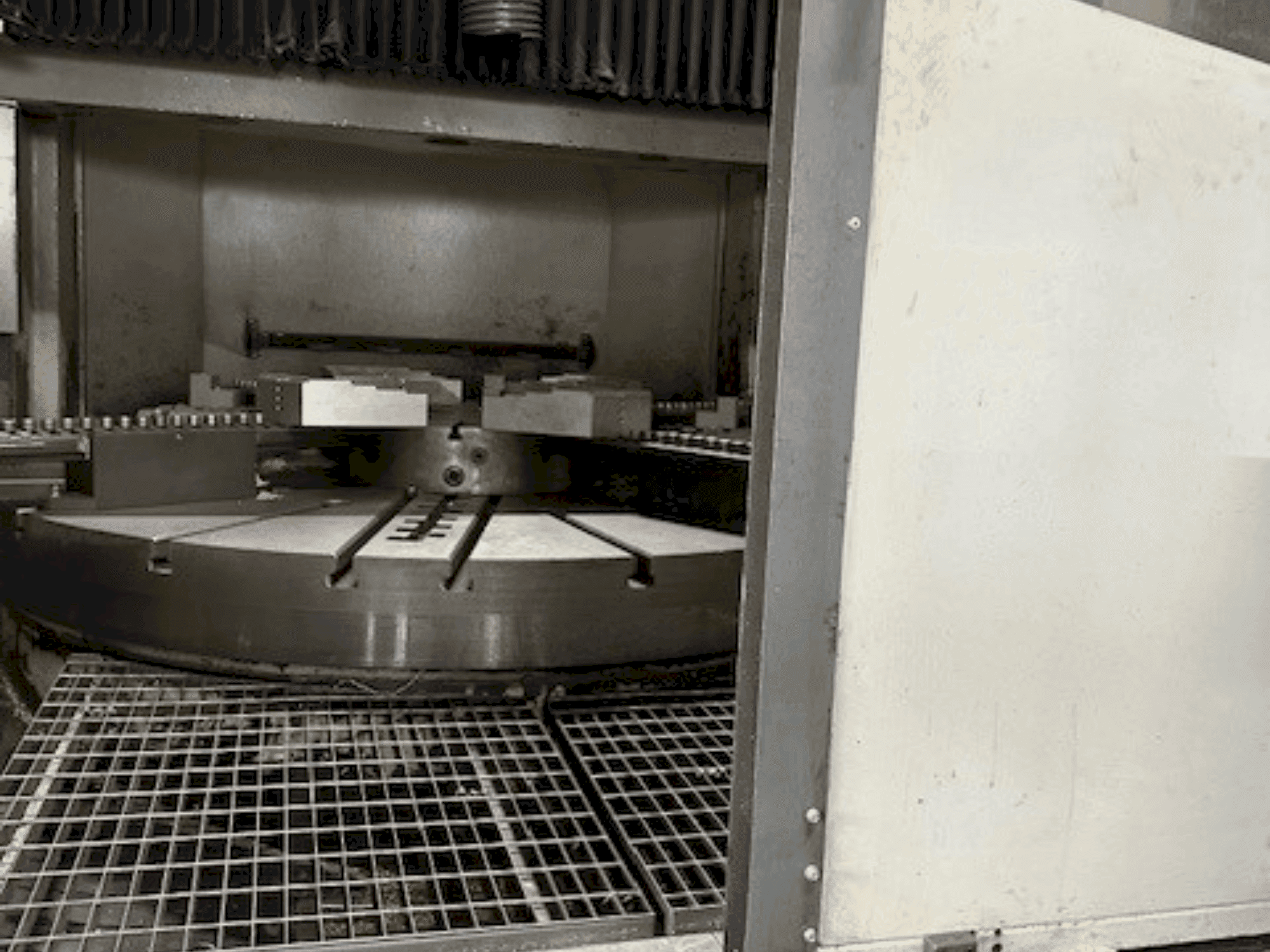 Prikaz stroja GORBREX TKV 525 CNC sprijeda