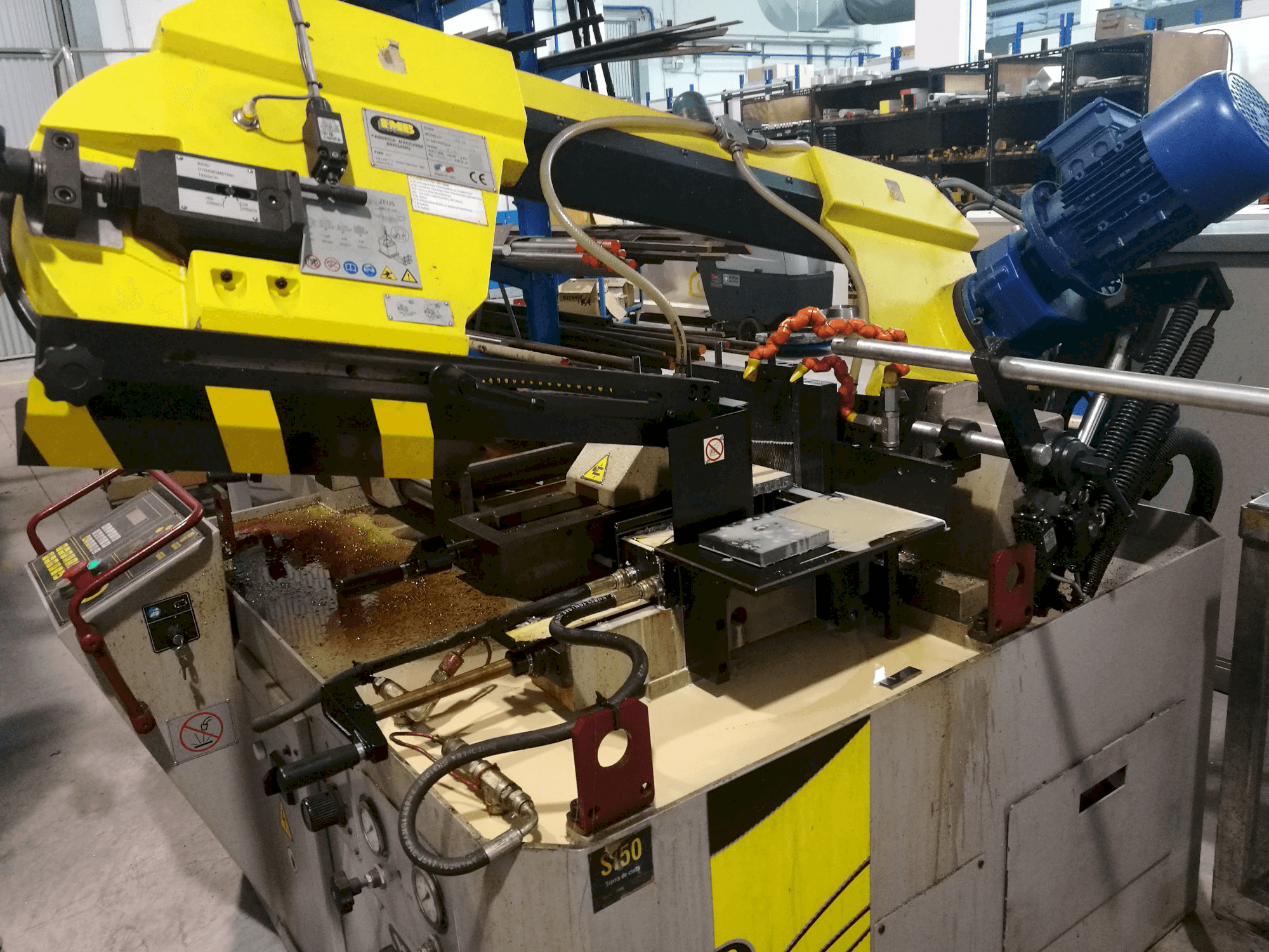 Prikaz stroja FMB Zeus sprijeda