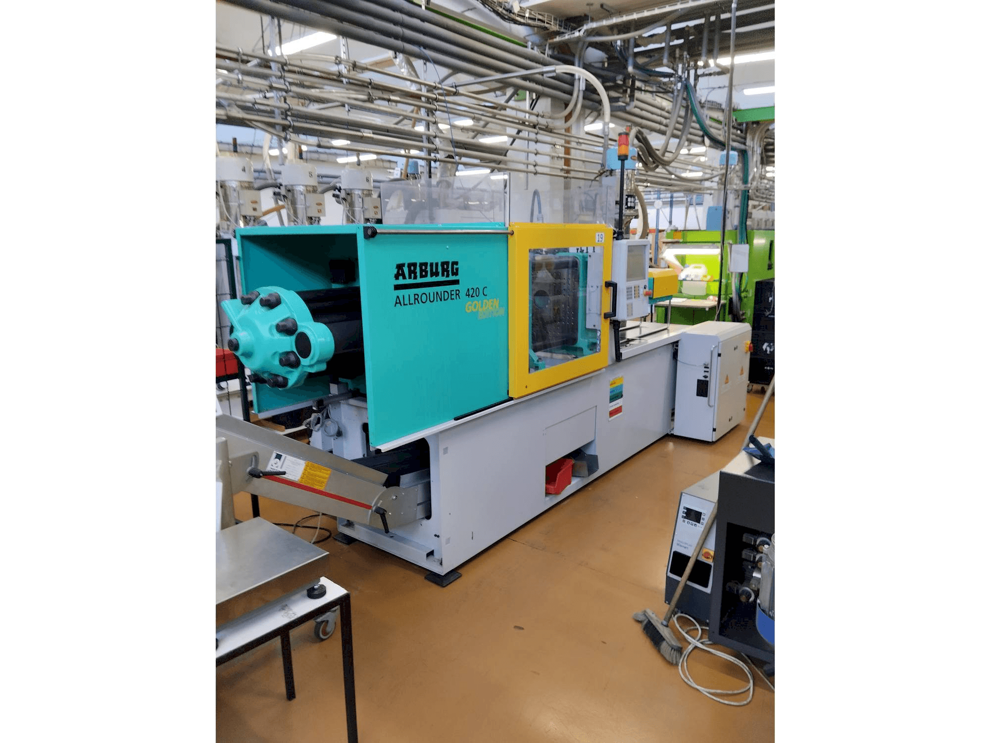 Prikaz stroja Arburg Allrounder 420 C 1000-290 sprijeda