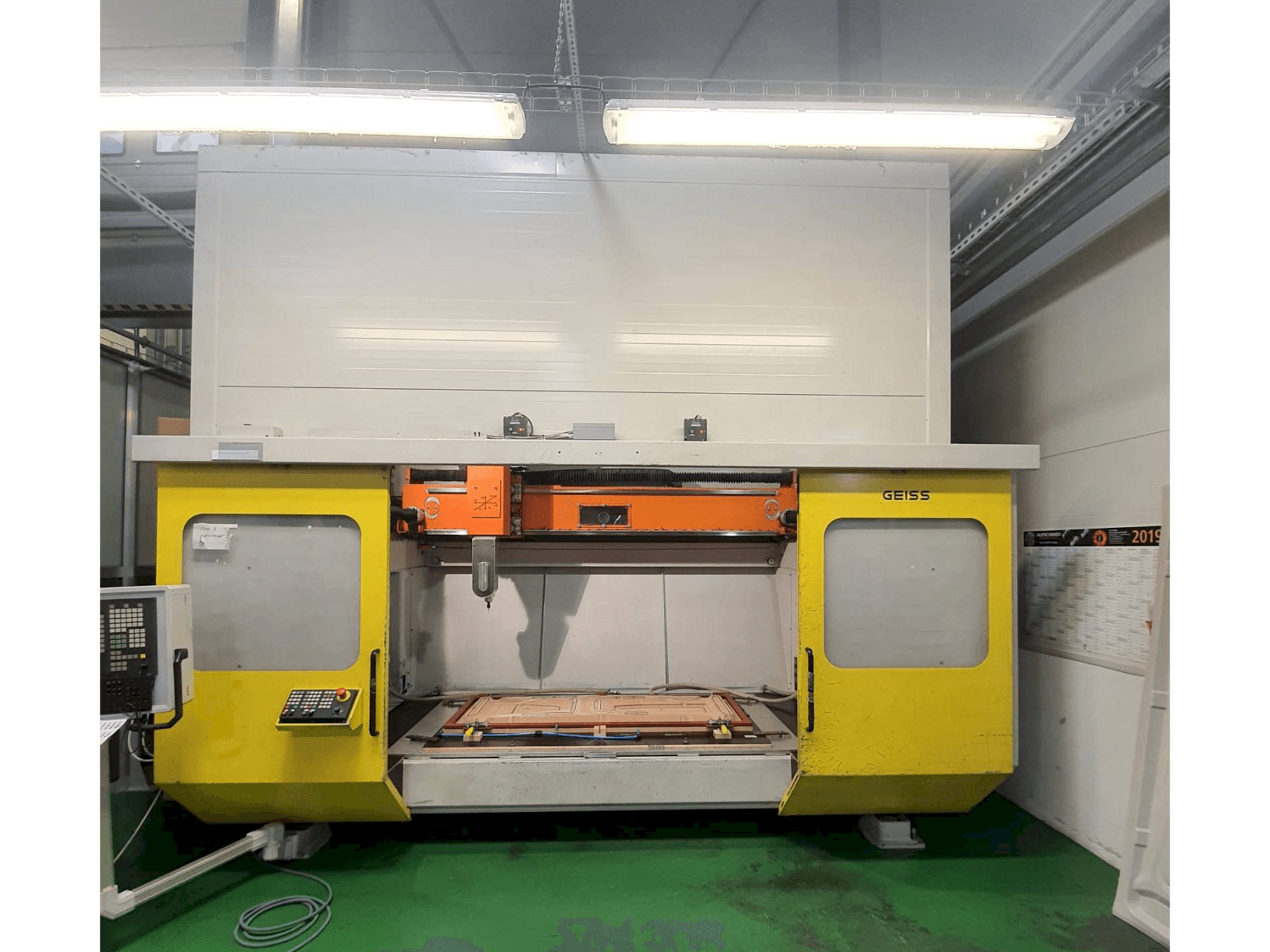 Prikaz stroja GEISS FZ 2000x1000 ECO sprijeda