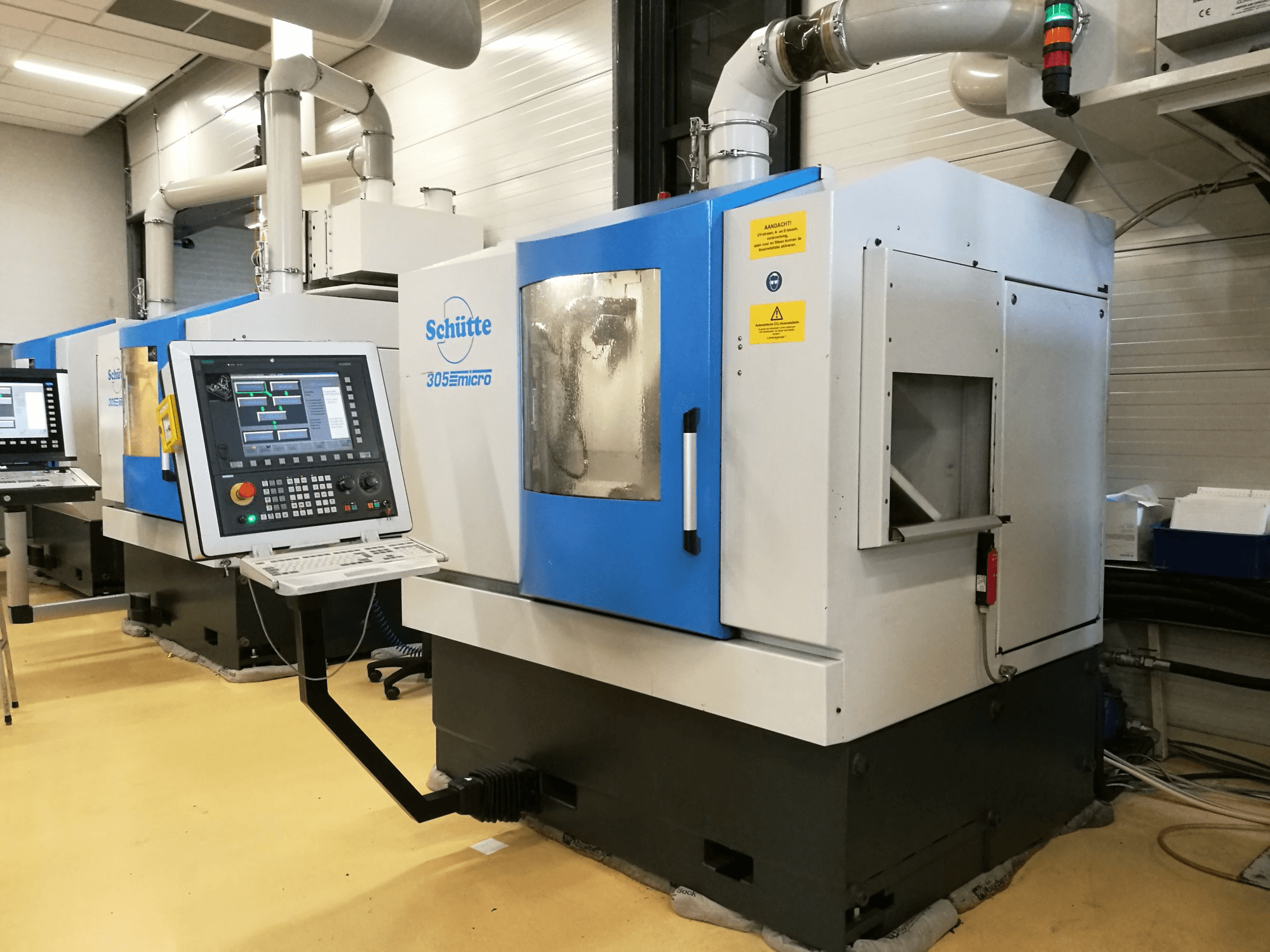 Prikaz stroja Schuette WU305L zdesna