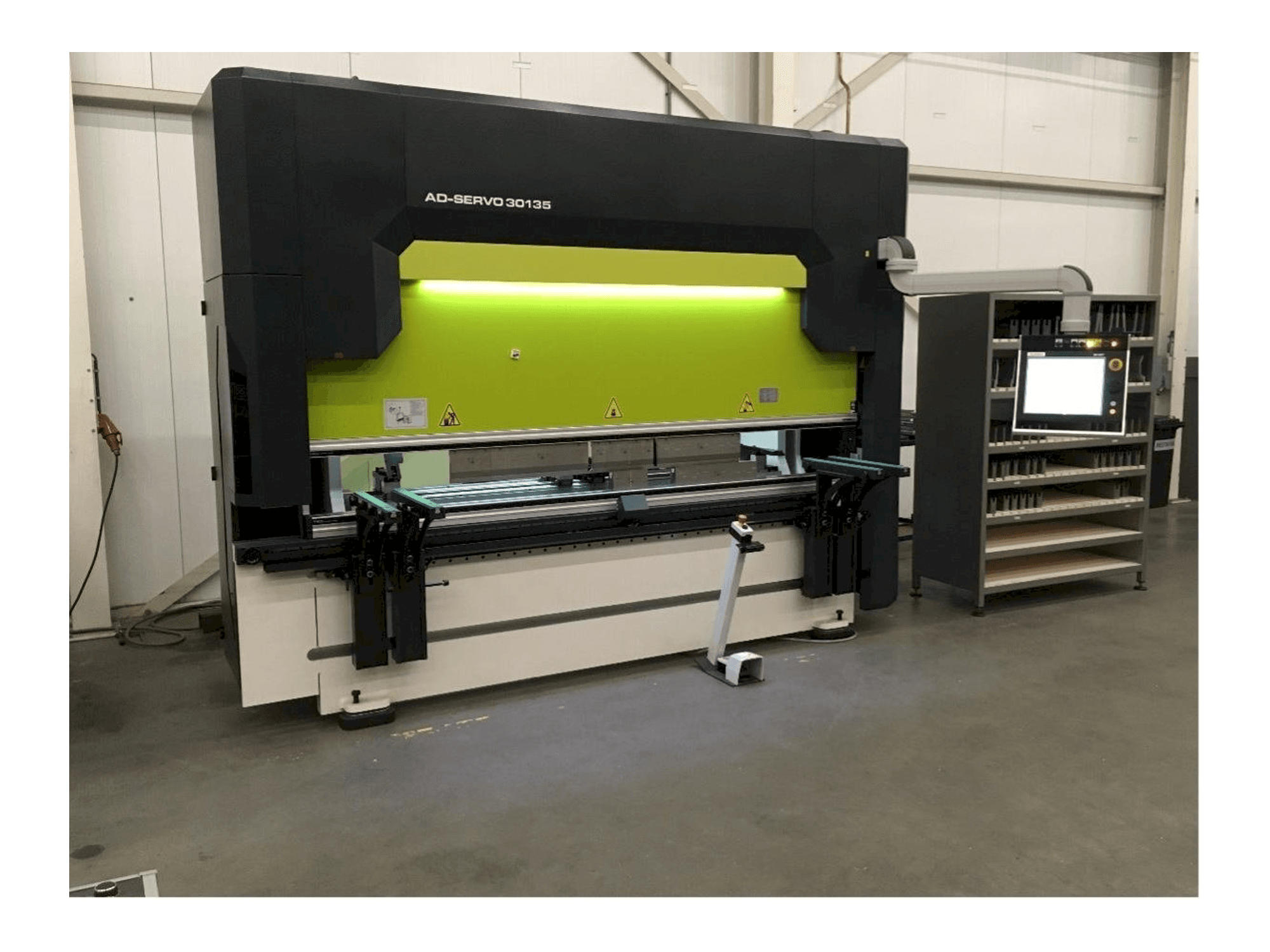 Prikaz stroja Durma AD-S 30135 Servo sprijeda