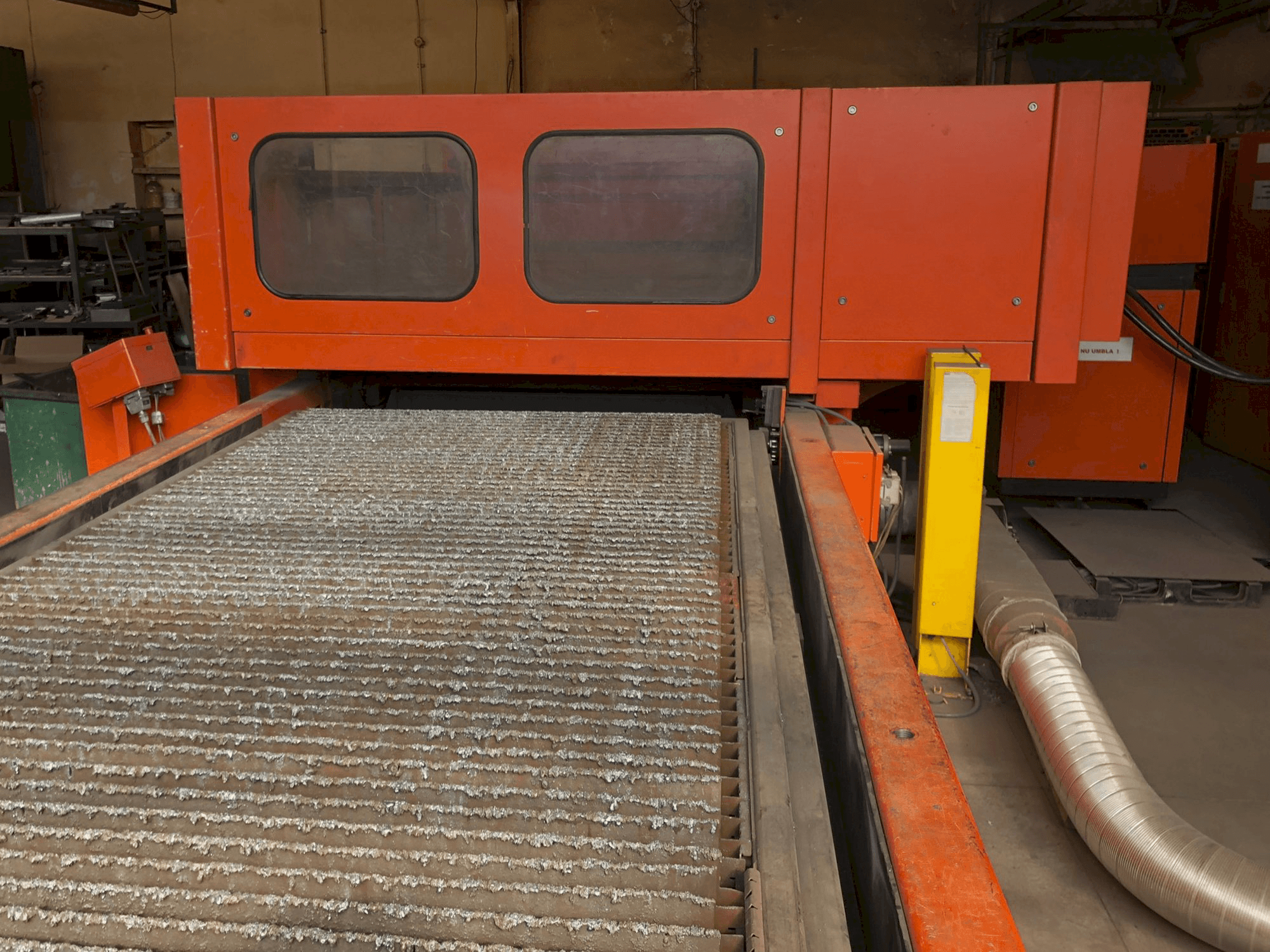 Prikaz stroja Bystronic Bystar 3015 sprijeda