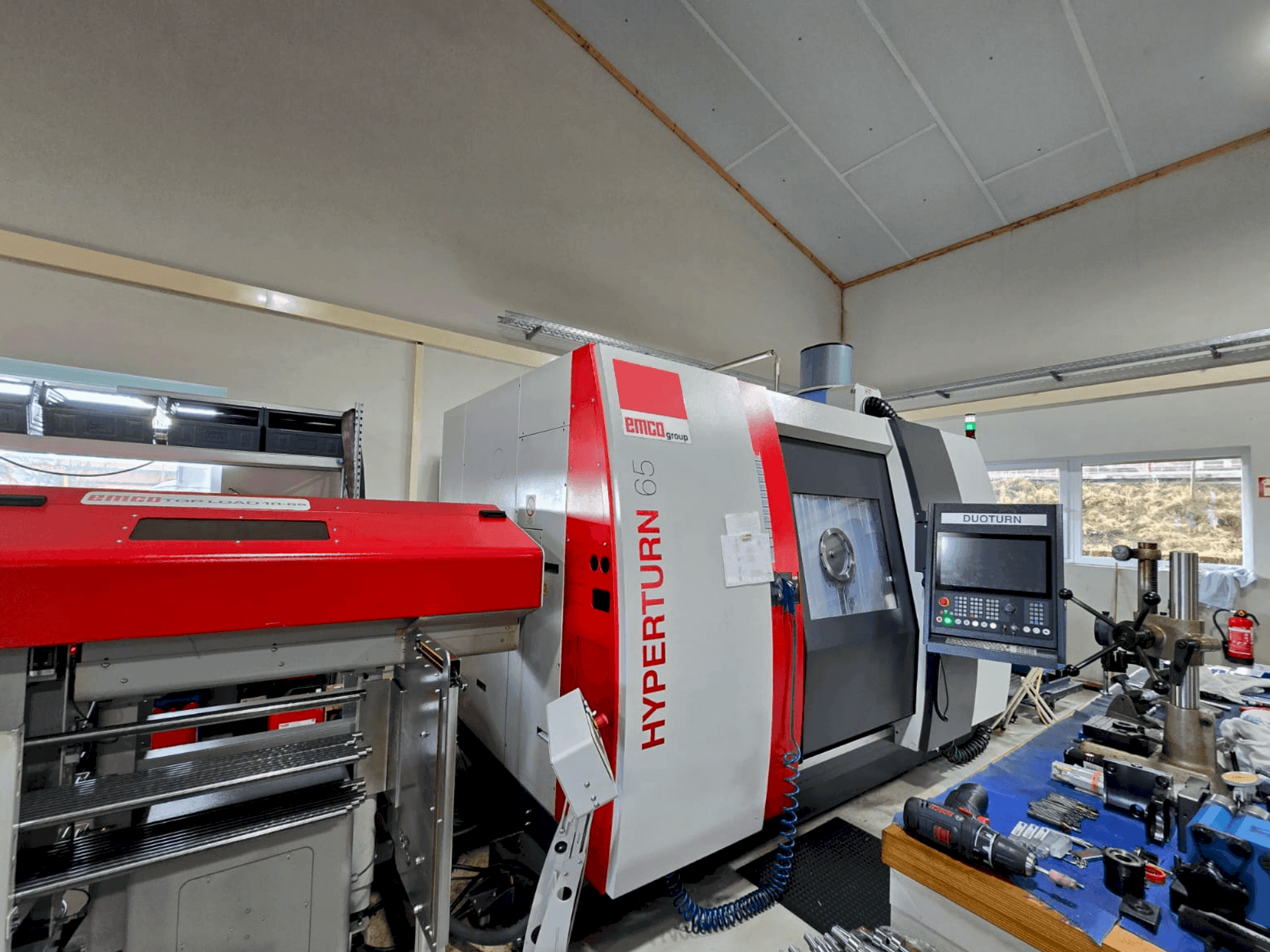 Prikaz stroja EMCO HYPERTURN 65-1300 DUOTURN sprijeda