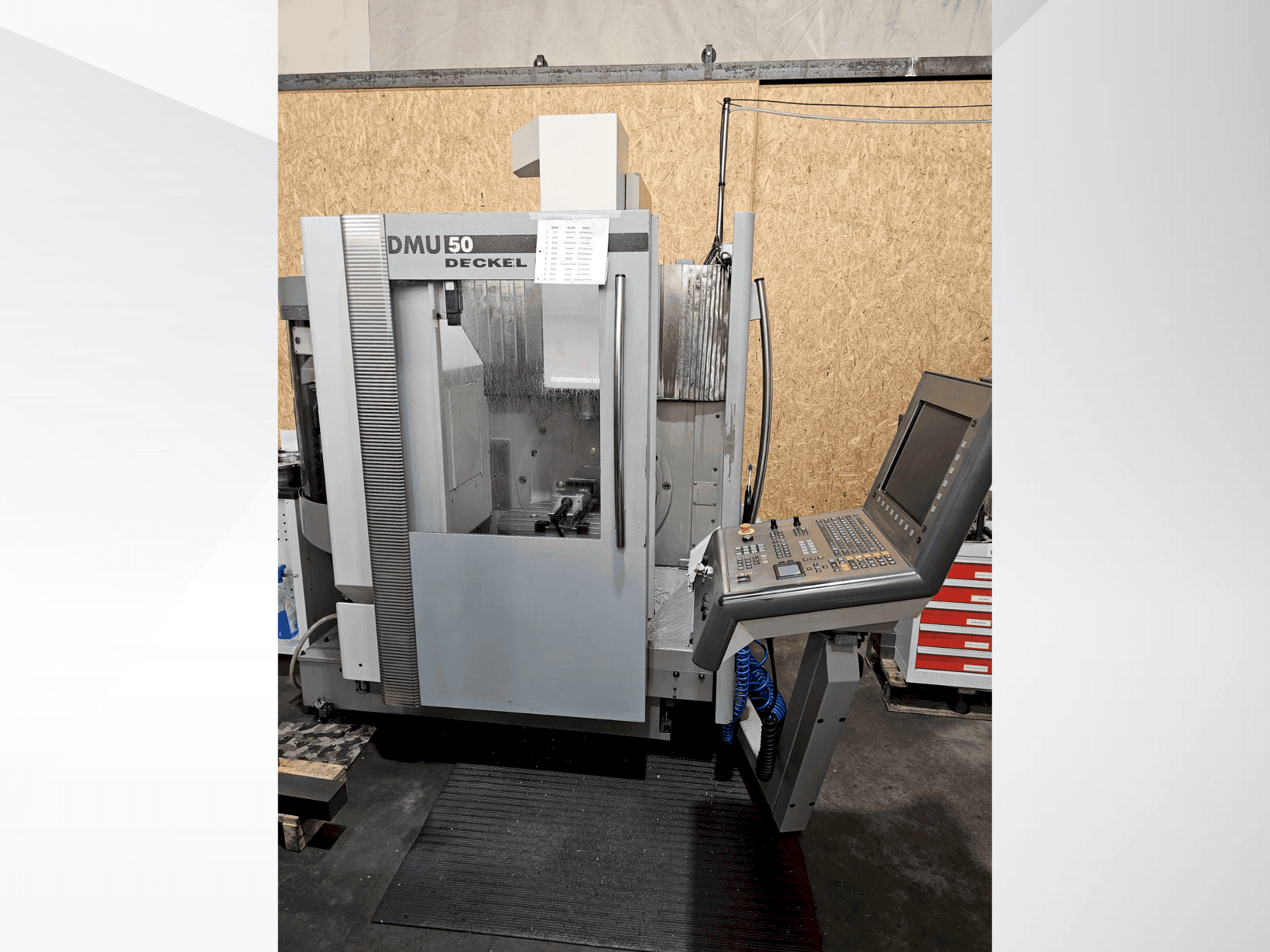 Prikaz stroja DMG DECKEL MAHO DMU 50 sprijeda